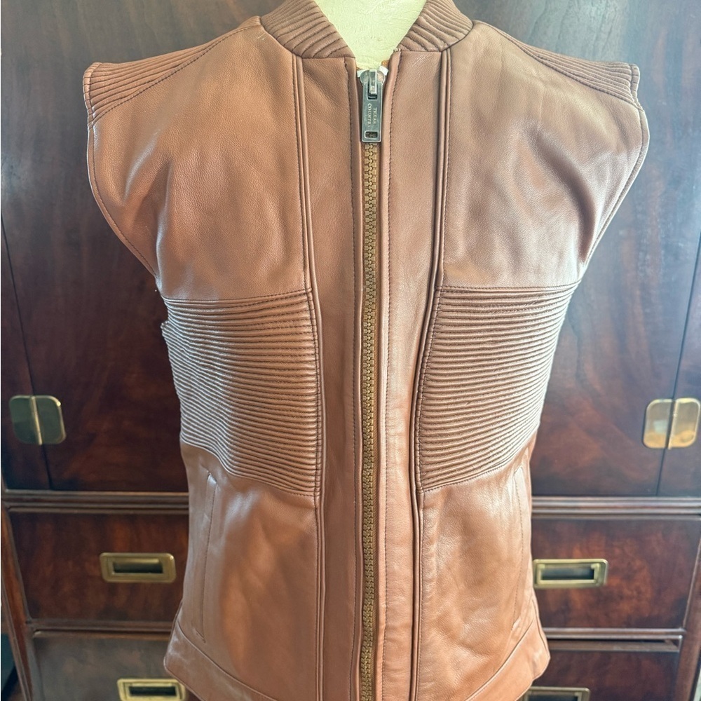 Mens Brown Lamb 100% Leather Vest Size S Outdoors Classy Texas Country Rodeo - Picture 1 of 14